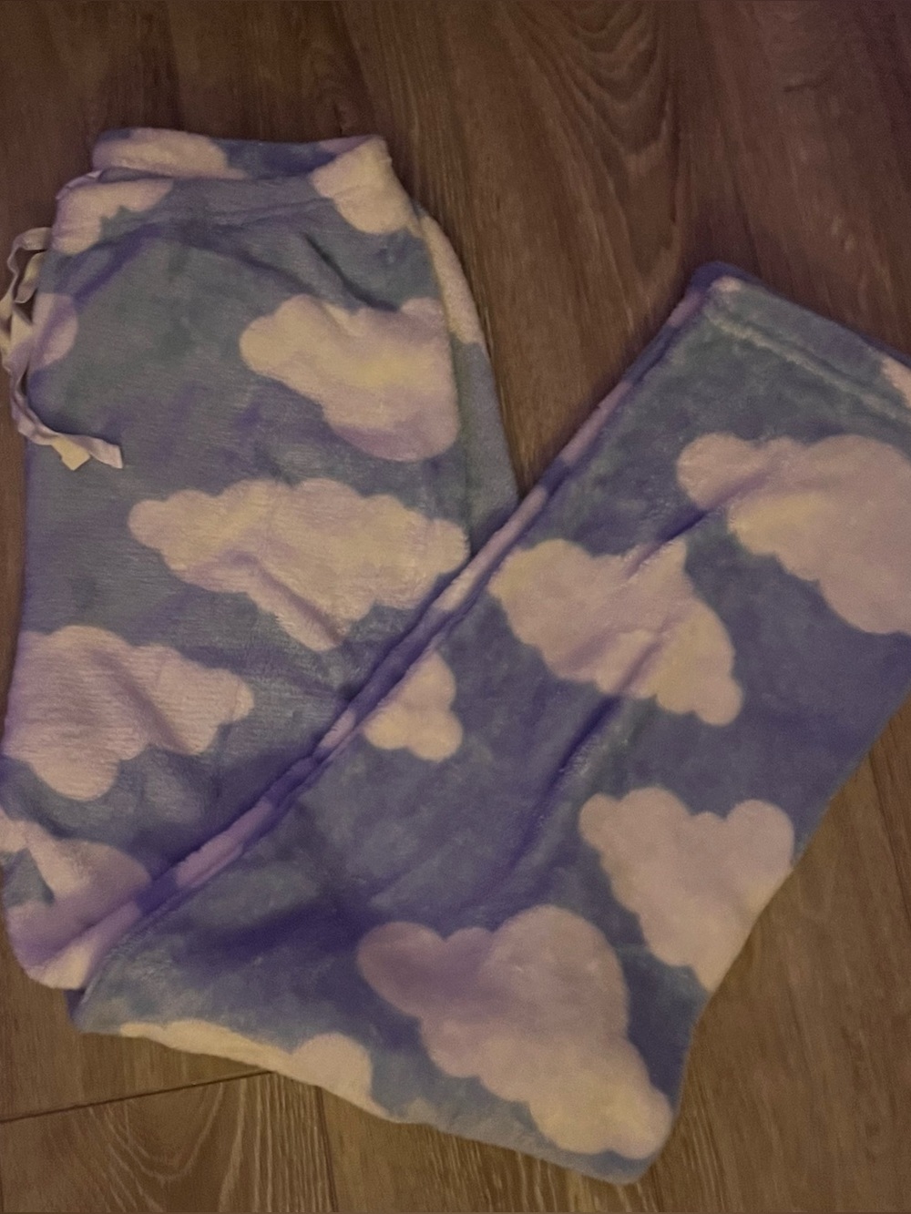 Soft fuzzy Pajama Pants Size Medium Womens Light Blue Clouds
